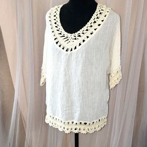 Bodeau small crotchet top with short sleeves in great worn condition.